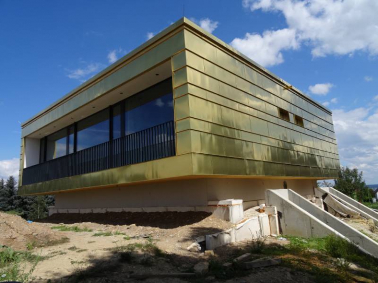 Vorhangfassade aus TECU Gold